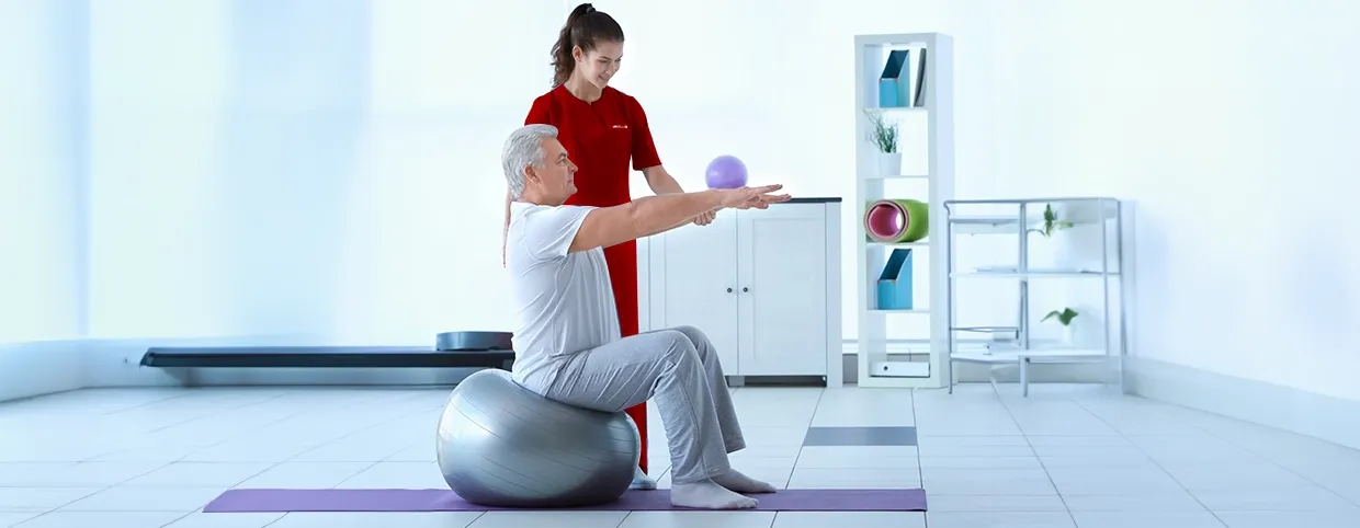 كيف يساعد العلاج الطبيعي على تسريع تعافي العضلات ويحافظ على نشاطك؟