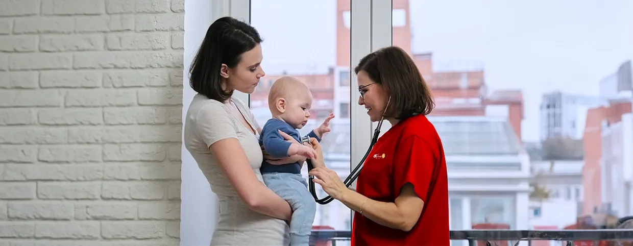 الحفاظ على تواصل مستمر مع مزود الرعاية التمريضية للطفل